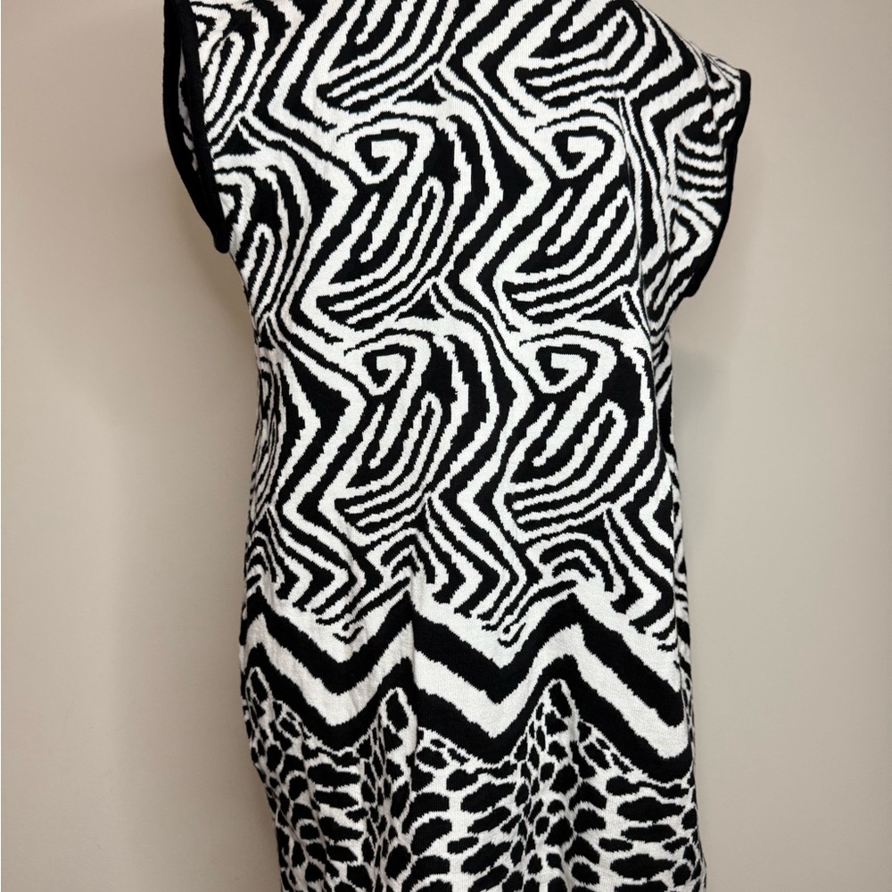 Chico's Mixed Animal Print Longline Open Front Sweater Vest in size large (2) - Picture 4 of 8